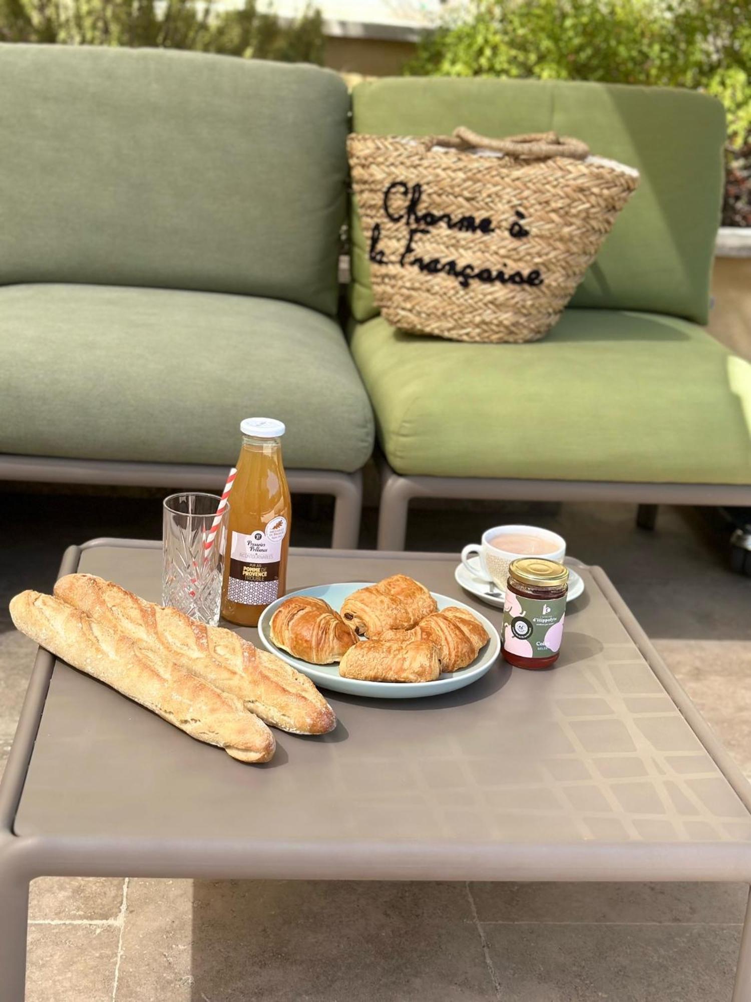Clos Saint-Michel Resort & Spa Malaucène Esterno foto