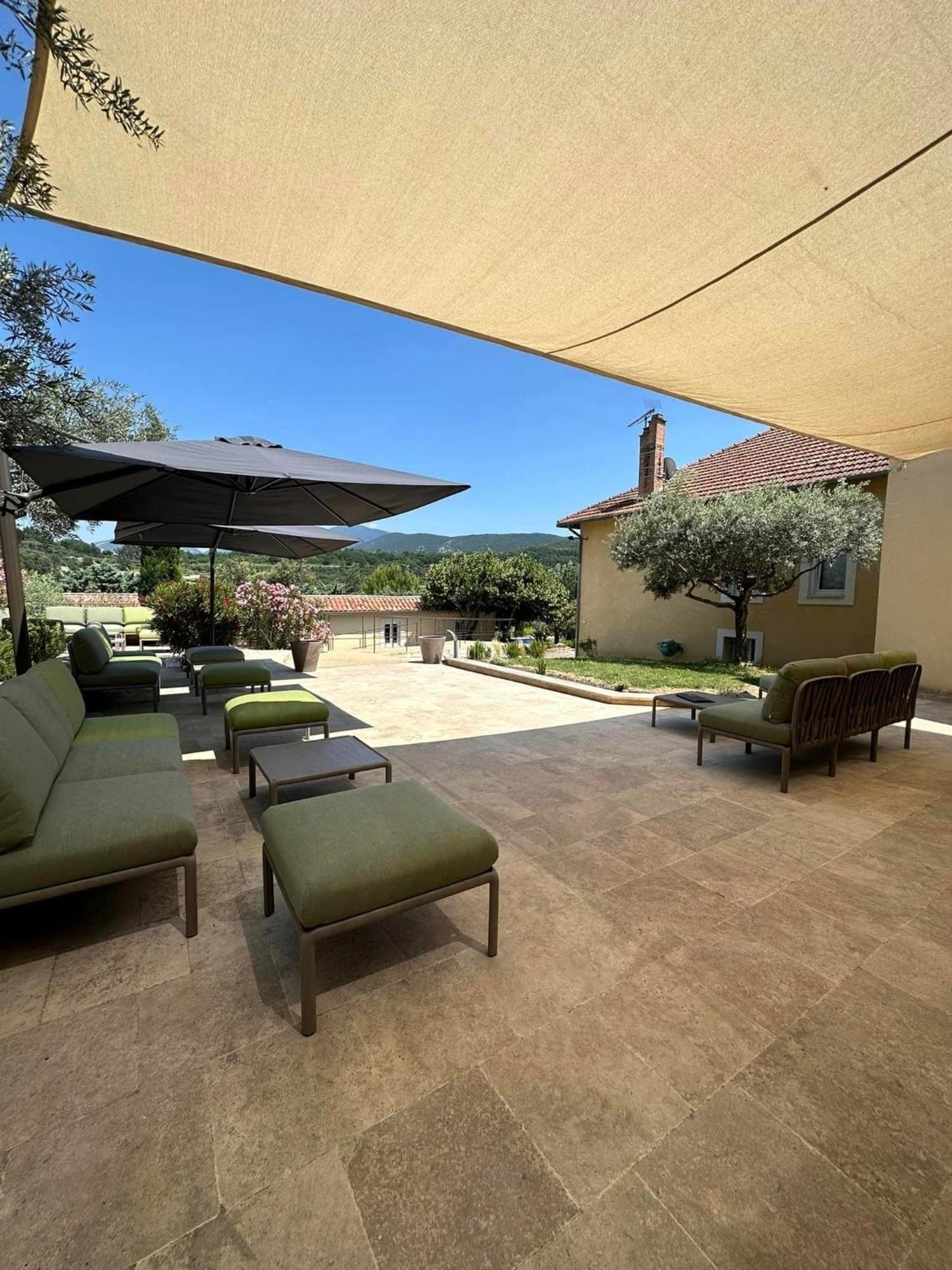 Clos Saint-Michel Resort & Spa Malaucène Esterno foto