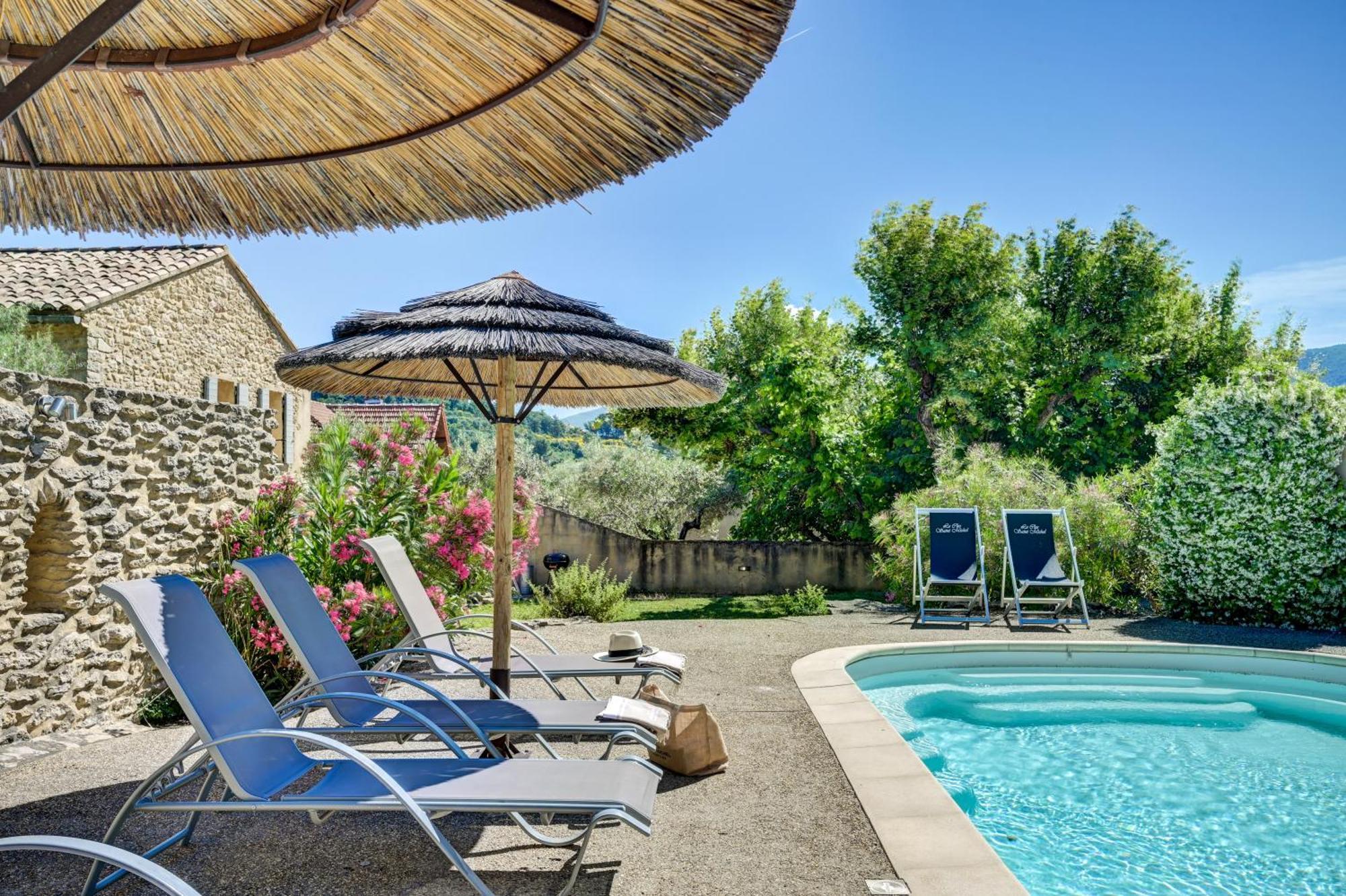 Clos Saint-Michel Resort & Spa Malaucène Esterno foto